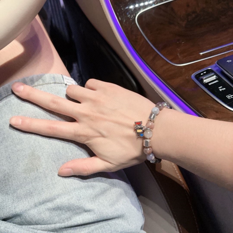 chr1st1an D10r bracelets